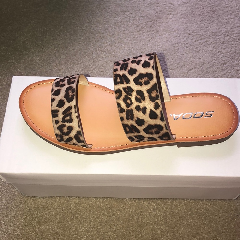 Leopard shoes